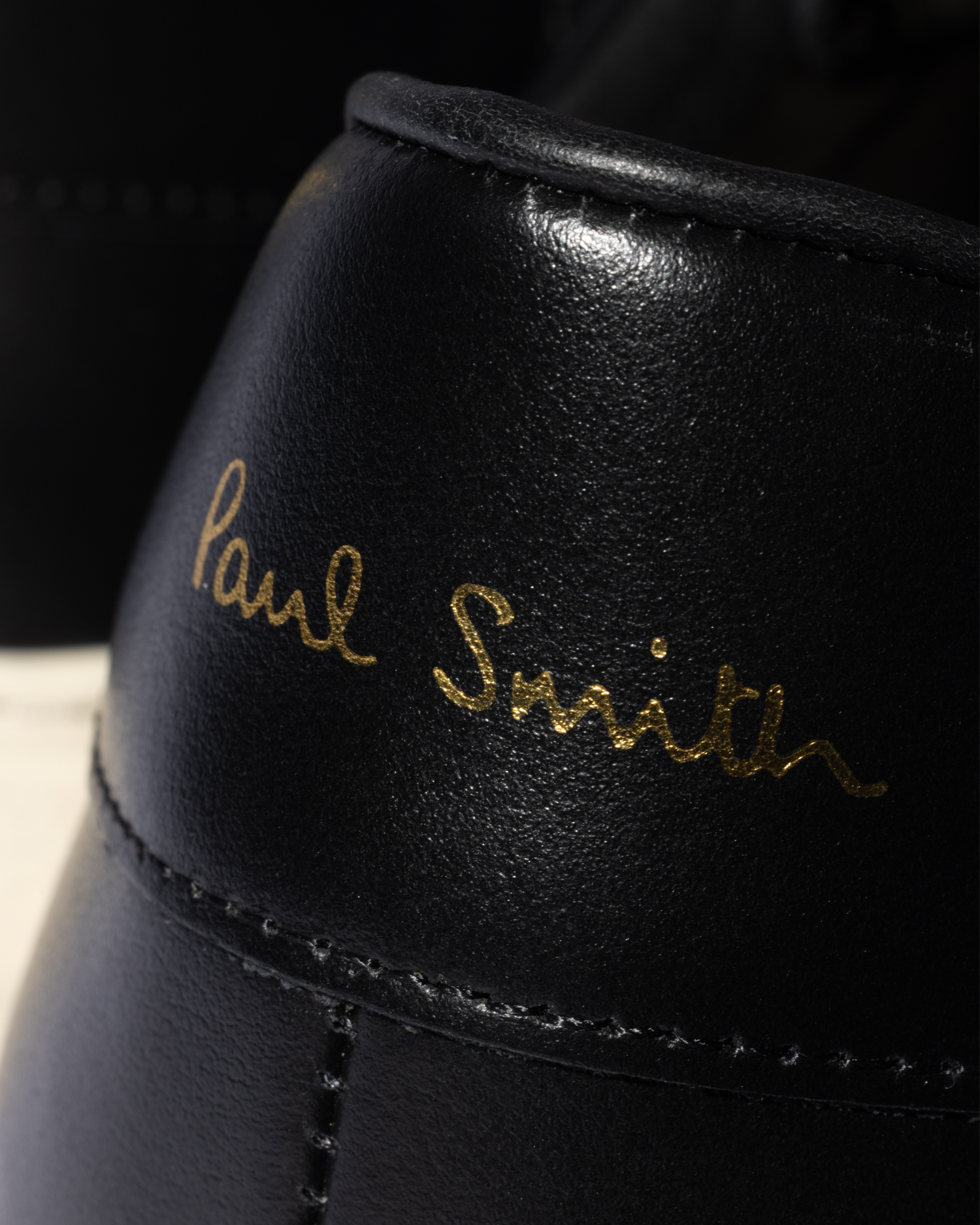 shu_m　　　　　　　　　　　　　　　　　【極厚革】Ｐａｕｌ Ｓｍｉｔｈ Men's Black Leather 'Beck' Sneakers 'Signature Stripe' Heel