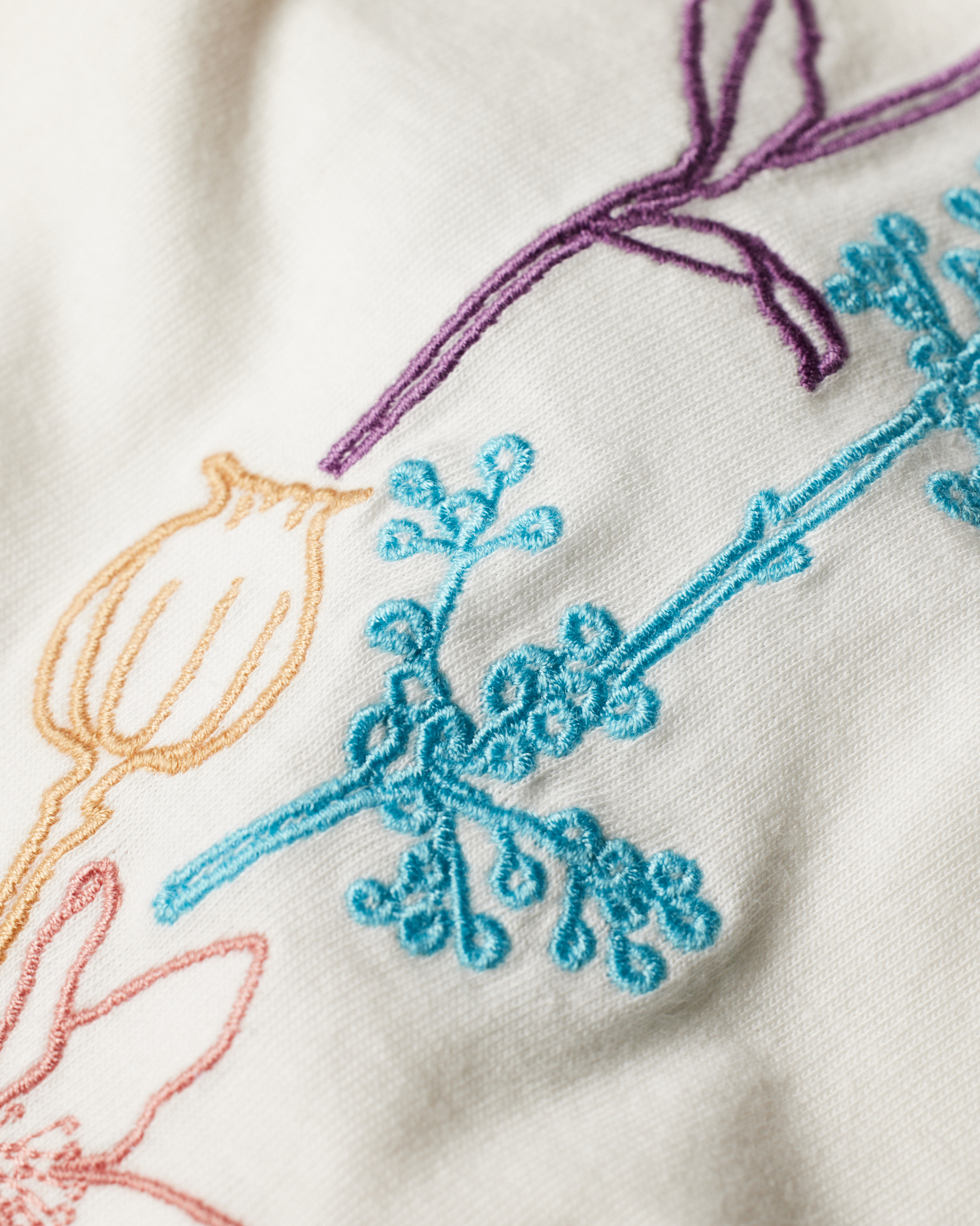 Women's Ecru Cotton 'Embroidered Flowers' T-Shirt