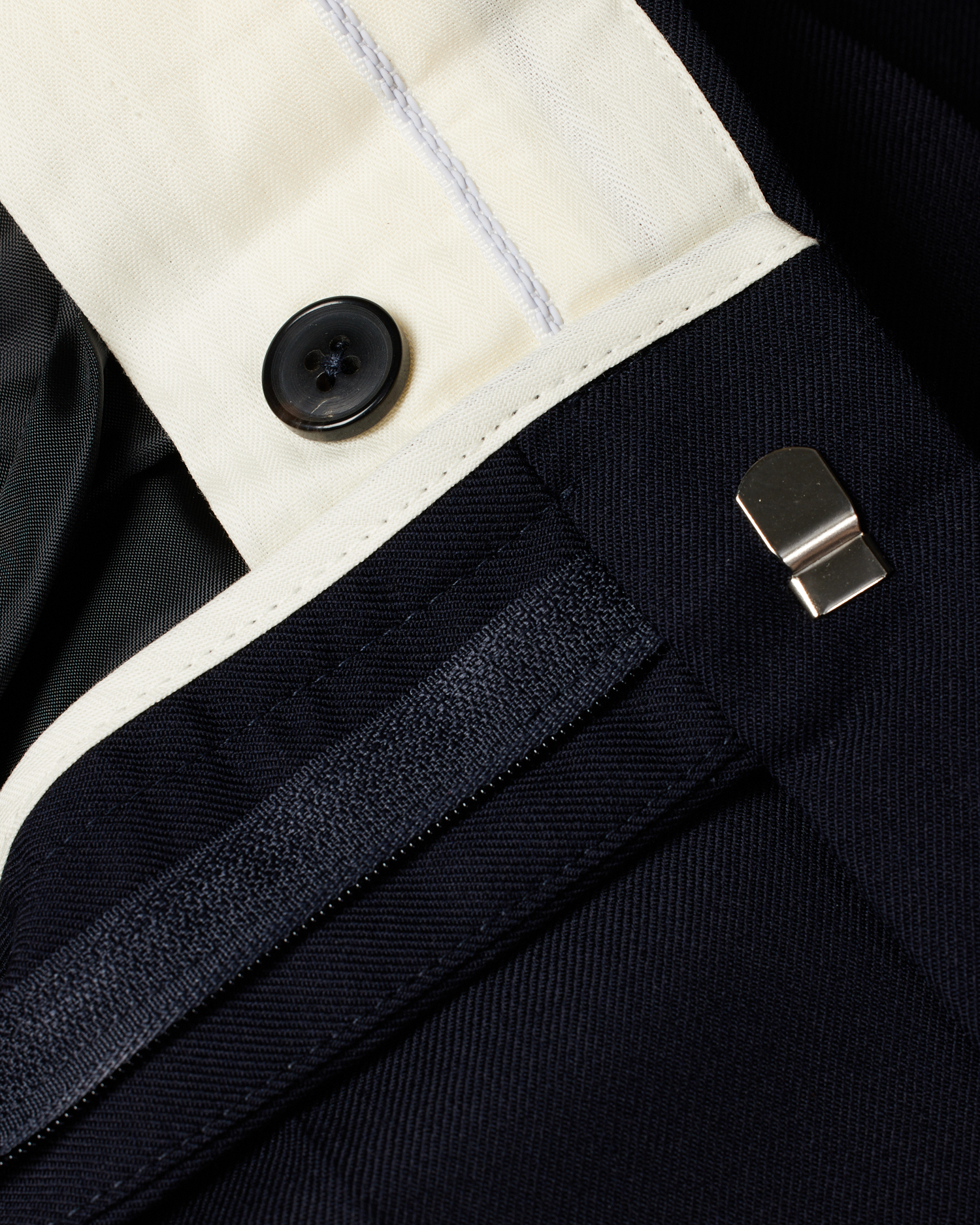 The Mayfair - Dark Navy Wool 'A Suit To Travel In'
